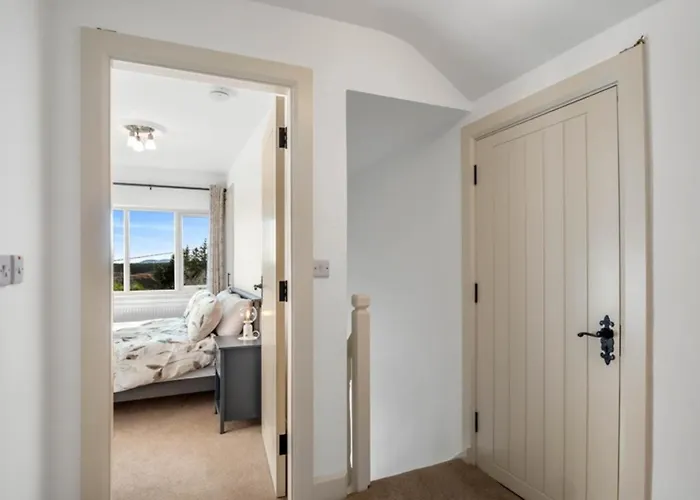 Teach Eile, Клифден