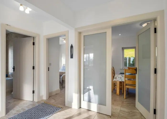 Teach Eile, Клифден